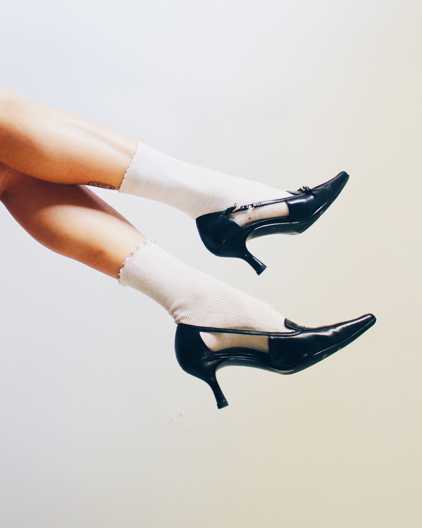 Vintage Liz Claiborne Iflex Black Loafer‑Style Kitten Heels – 90s Office Chic Pumps