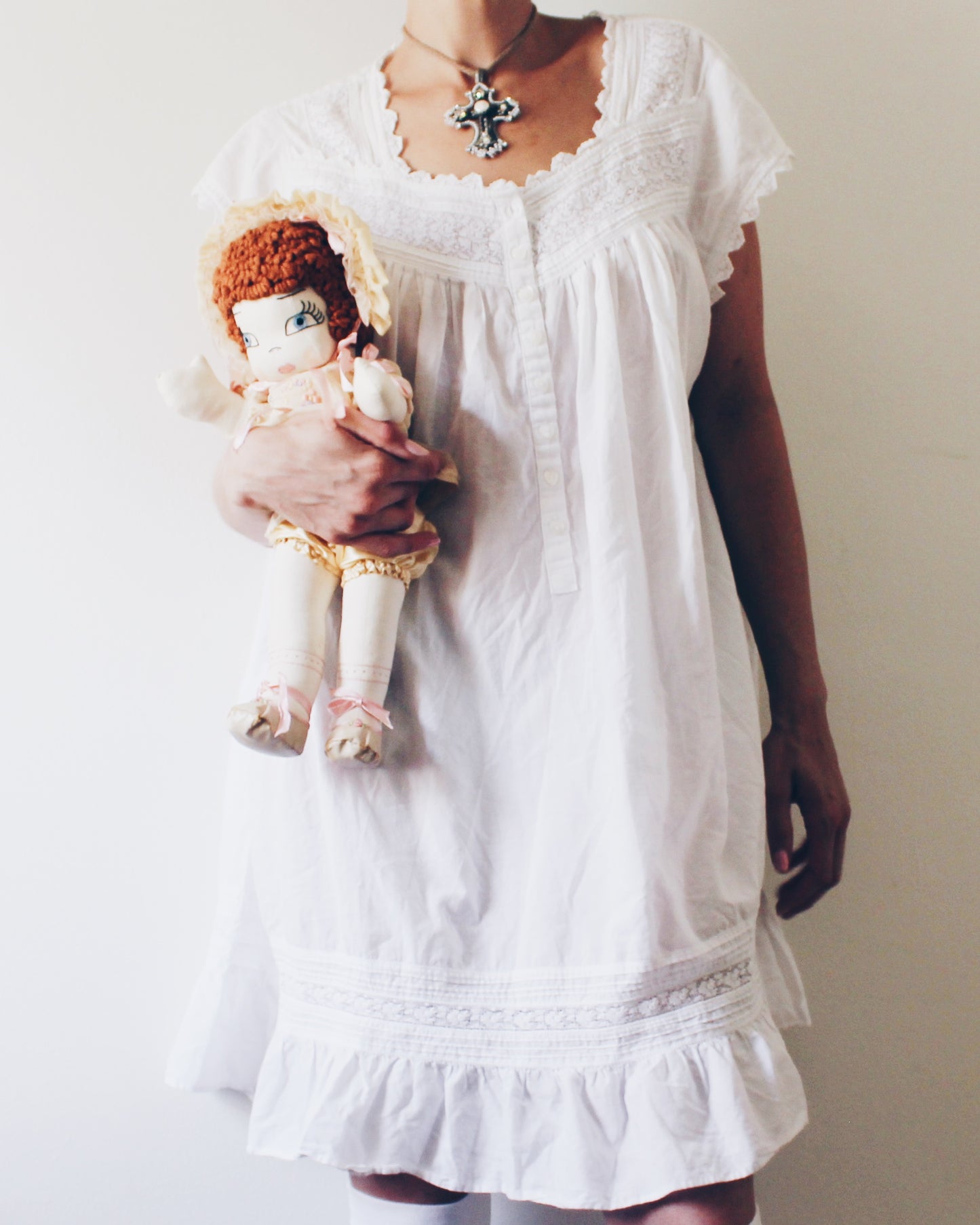 Eileen West White Cotton Babydoll Nightgown Large | Victorian Boho Cottagecore Slip Dress | Heart Button Floral Embroidered Ruffle Hem