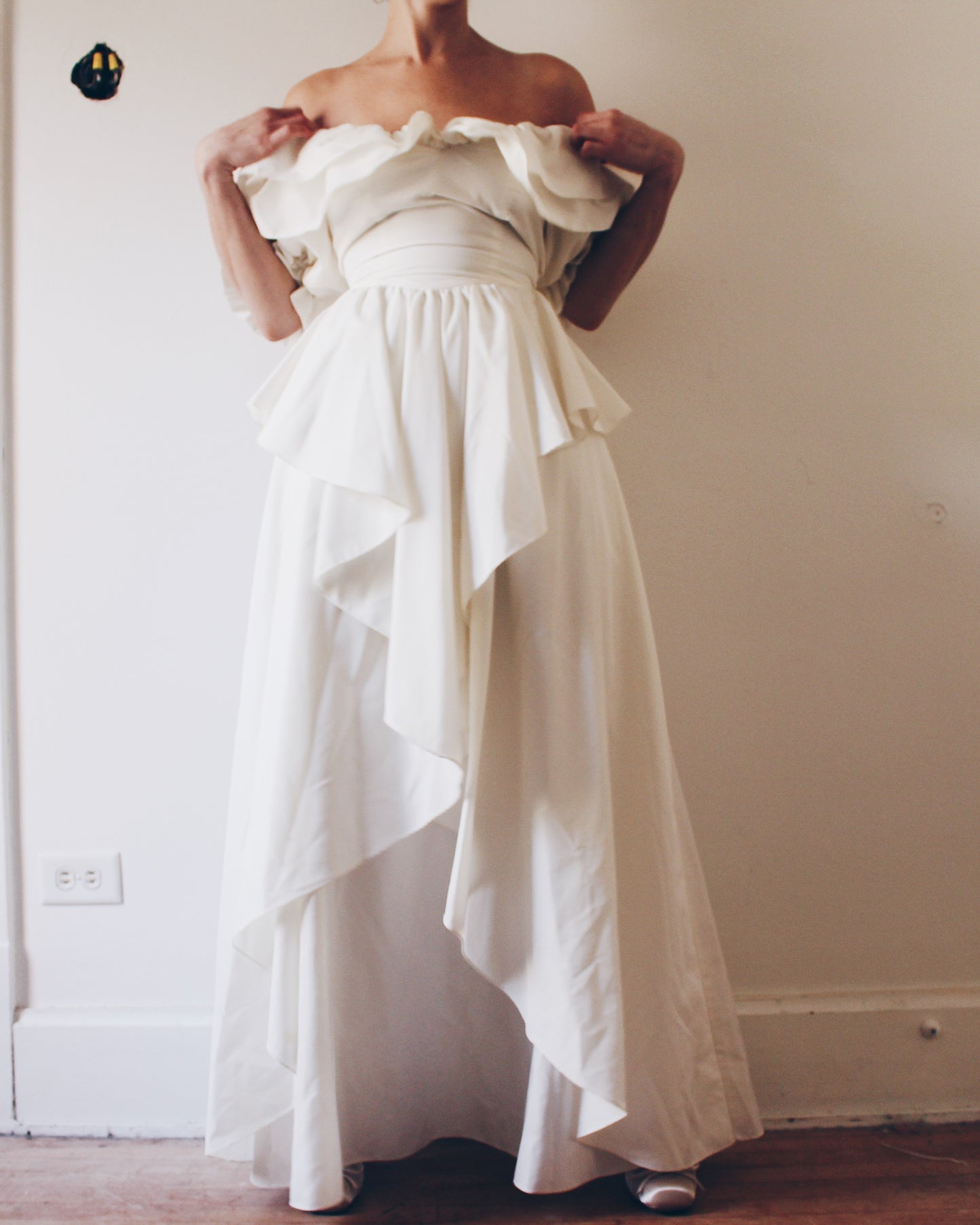 Vintage 1980s Wedding Dress – Puff Sleeve Off Shoulder Gown with Bow Back