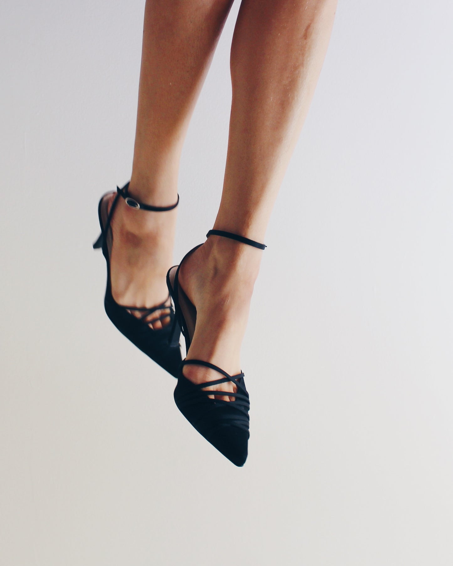 Black Pointed‑Toe Y2K Kitten Heels with Wrap Ankle Strap – Professional Formal Pumps for Office & Evening