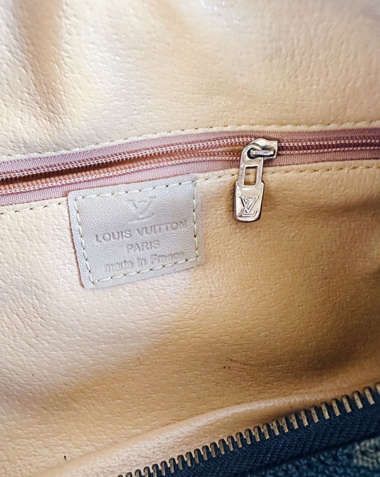 Vintage Louis Vuitton Papillon 26 – Y2K Monogram Leather Handbag for Earth‑Toned Outfits