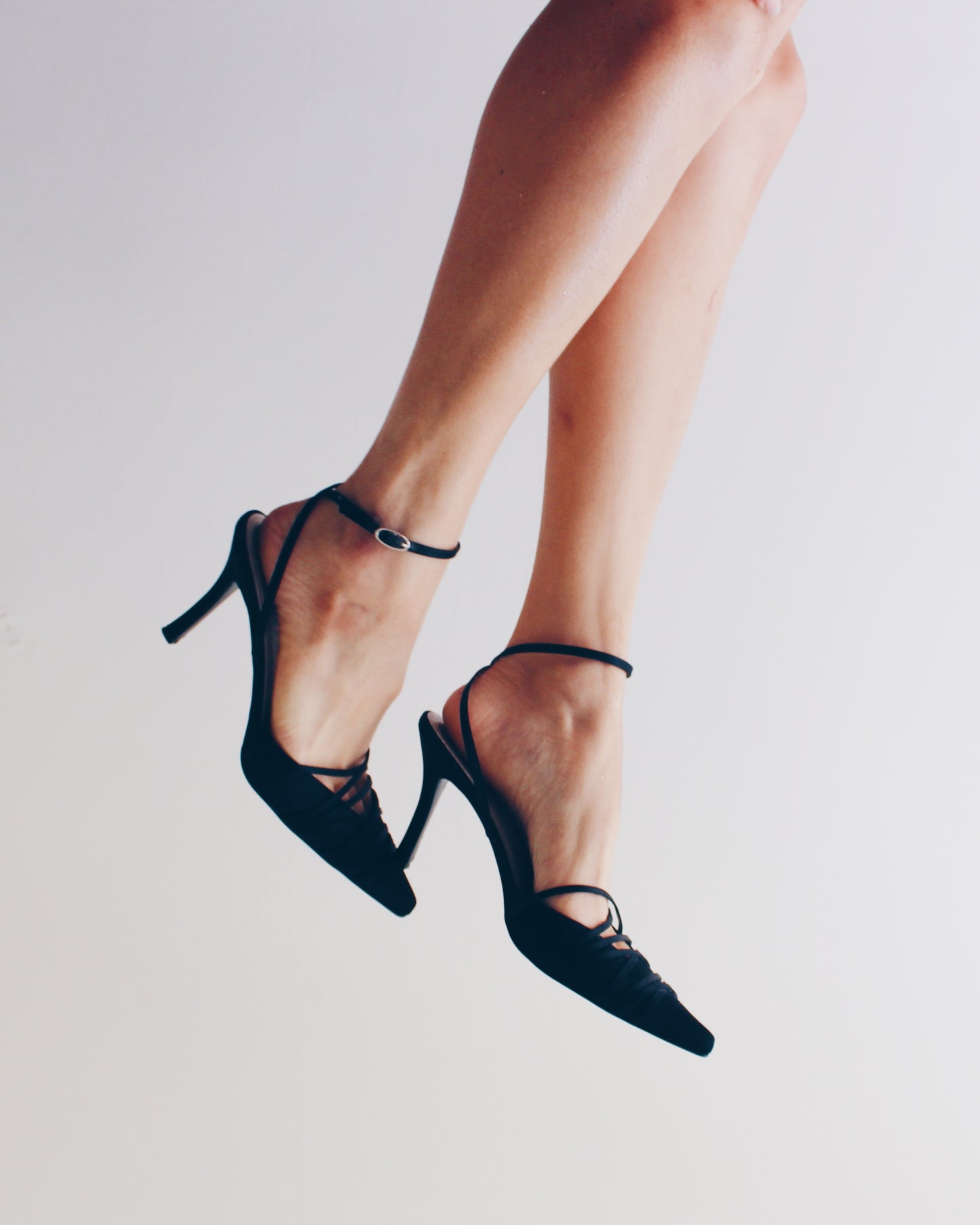 Black Pointed‑Toe Y2K Kitten Heels with Wrap Ankle Strap – Professional Formal Pumps for Office & Evening