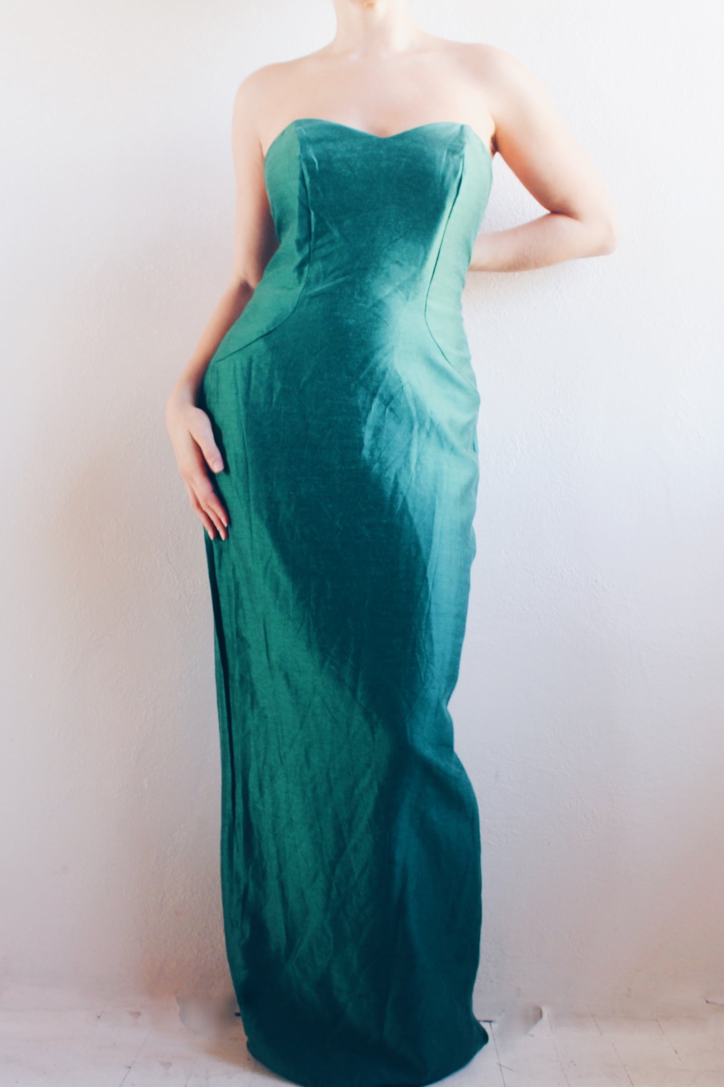 Vintage Formal Elegance: 80s Emerald Formal Dress with Sweetheart Neckline