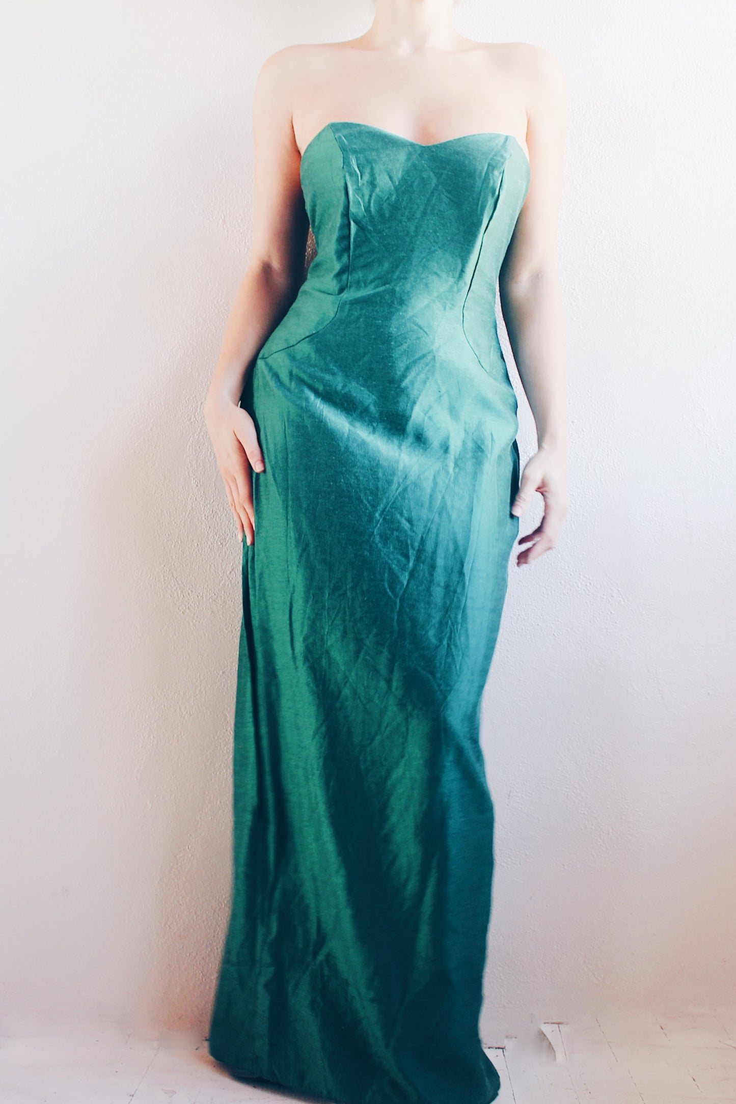 Vintage Formal Elegance: 80s Emerald Formal Dress with Sweetheart Neckline