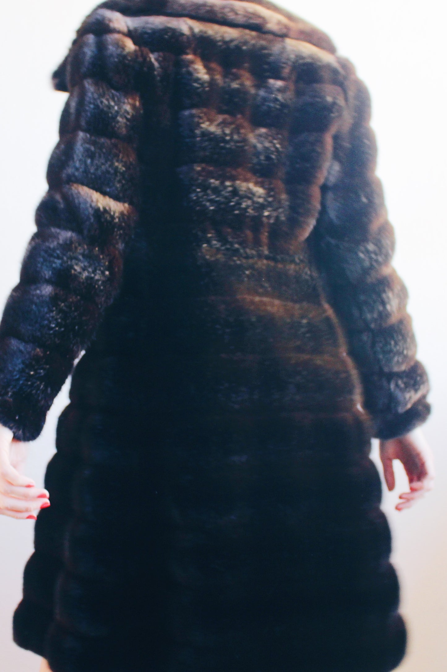 Slavic Bimbo in Aspen: Luxurious Brown Vintage Faux Fur Coat for Glamour Nights