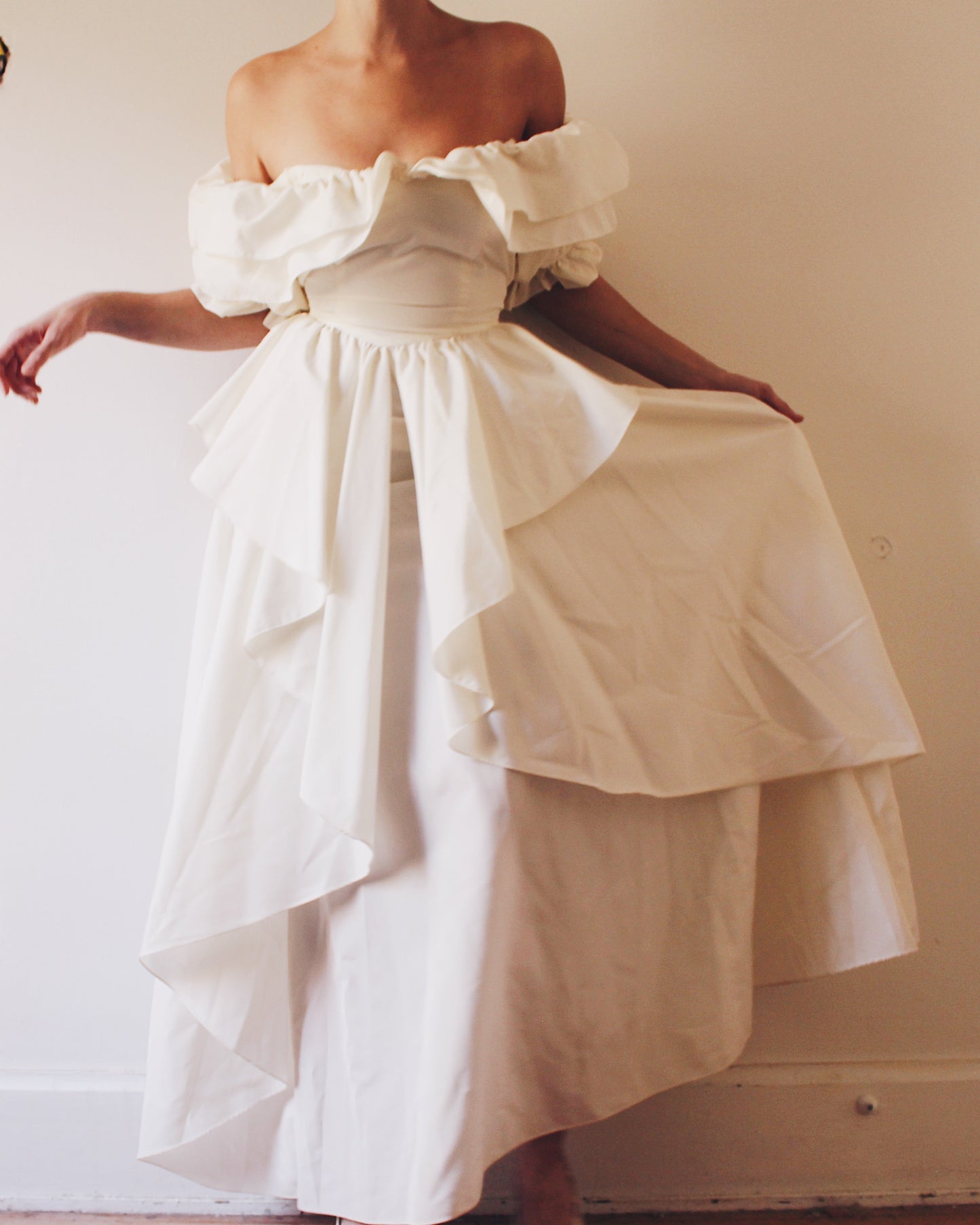Vintage 1980s Wedding Dress – Puff Sleeve Off Shoulder Gown with Bow Back