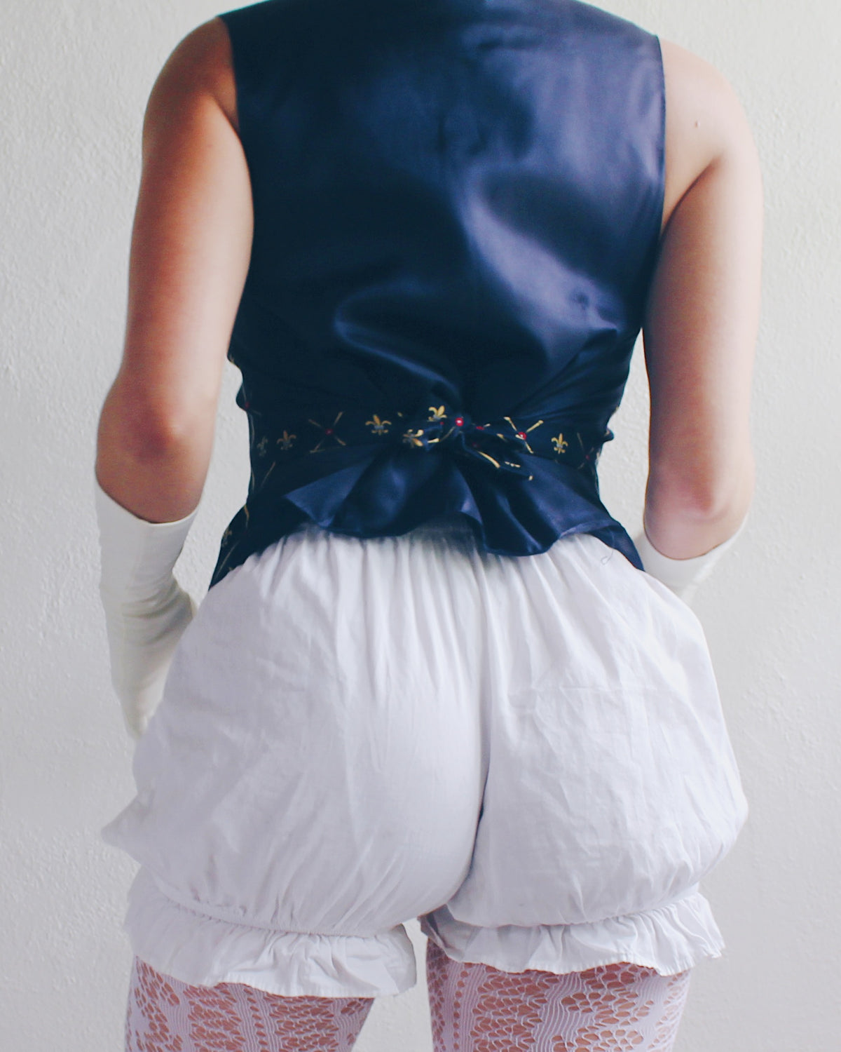 Vintage 90s Lizsport Black Medieval Core Vest with Gold French Fleur de Lis Print, Dark Academia Romantic Soft Goth Fall Look