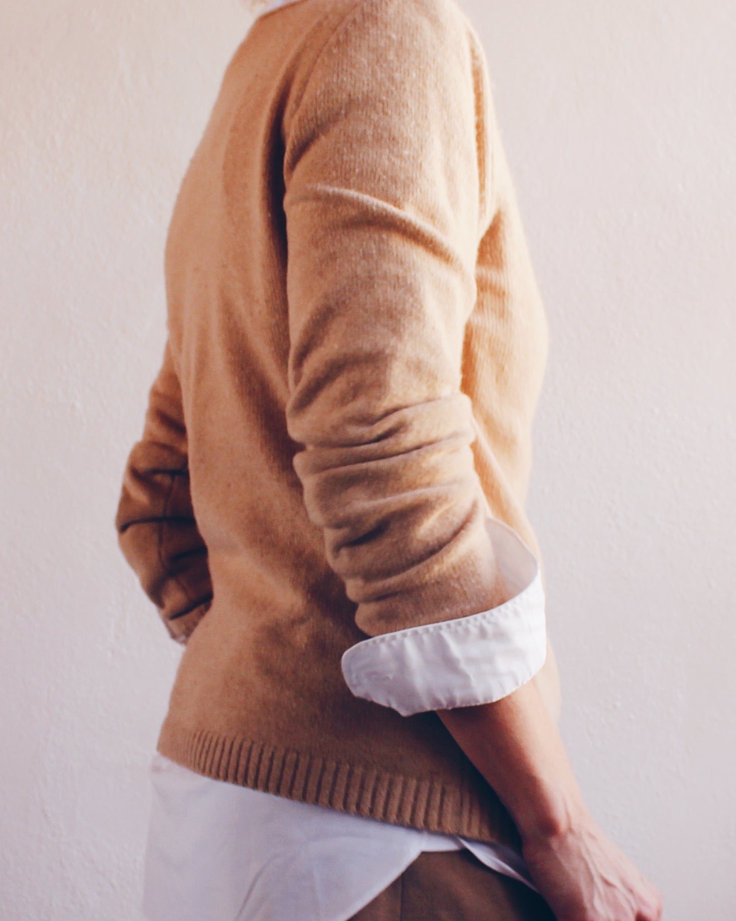 Vintage Tan Cashmere Sweater by Benedetta – Minimalist 90s Style, Layering Pullover, Preppy Academic Knit