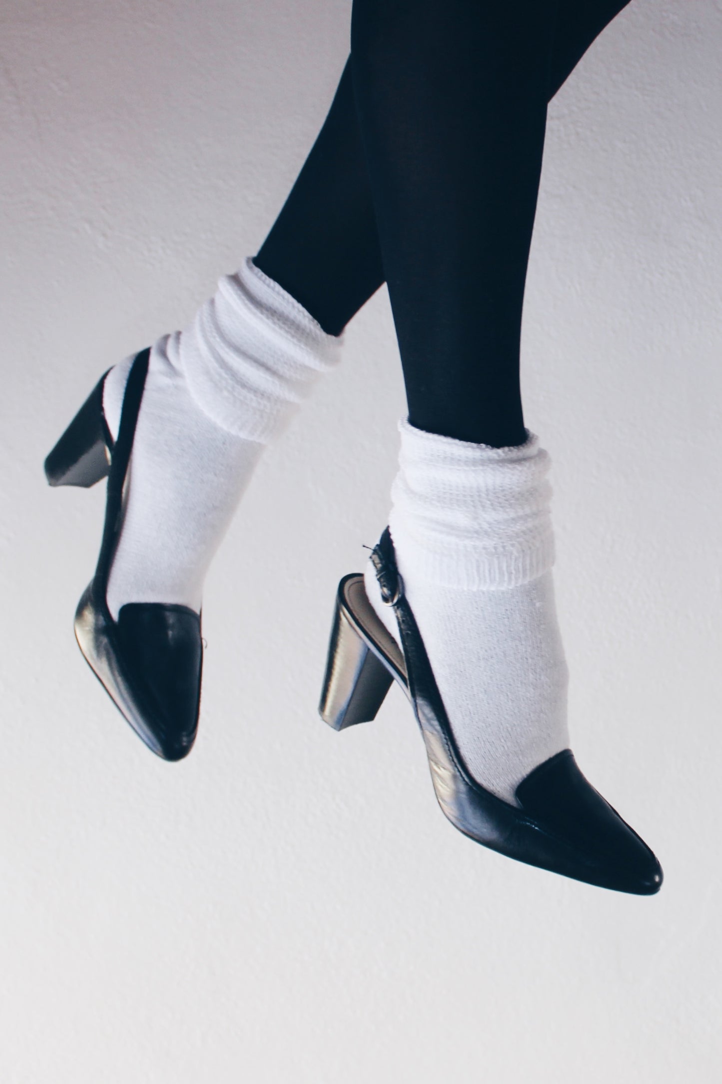 Vintage Y2K Librarian Elegance: Black Anne Klein Heeled Loafers