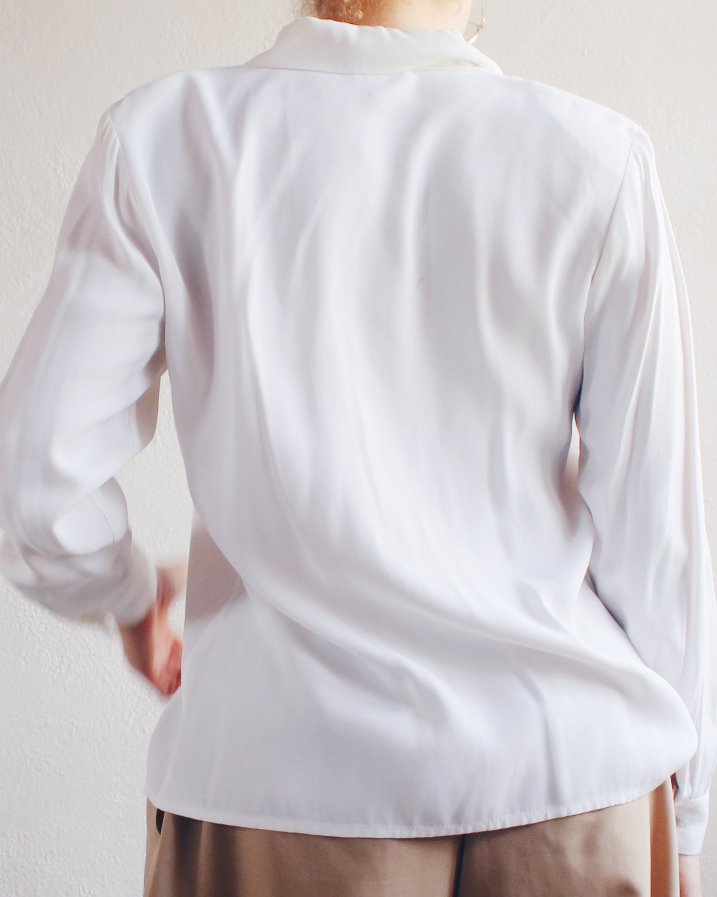Vintage 80s Ivory Double‑Collar Blouse – Minimalist Business Casual Top for Women