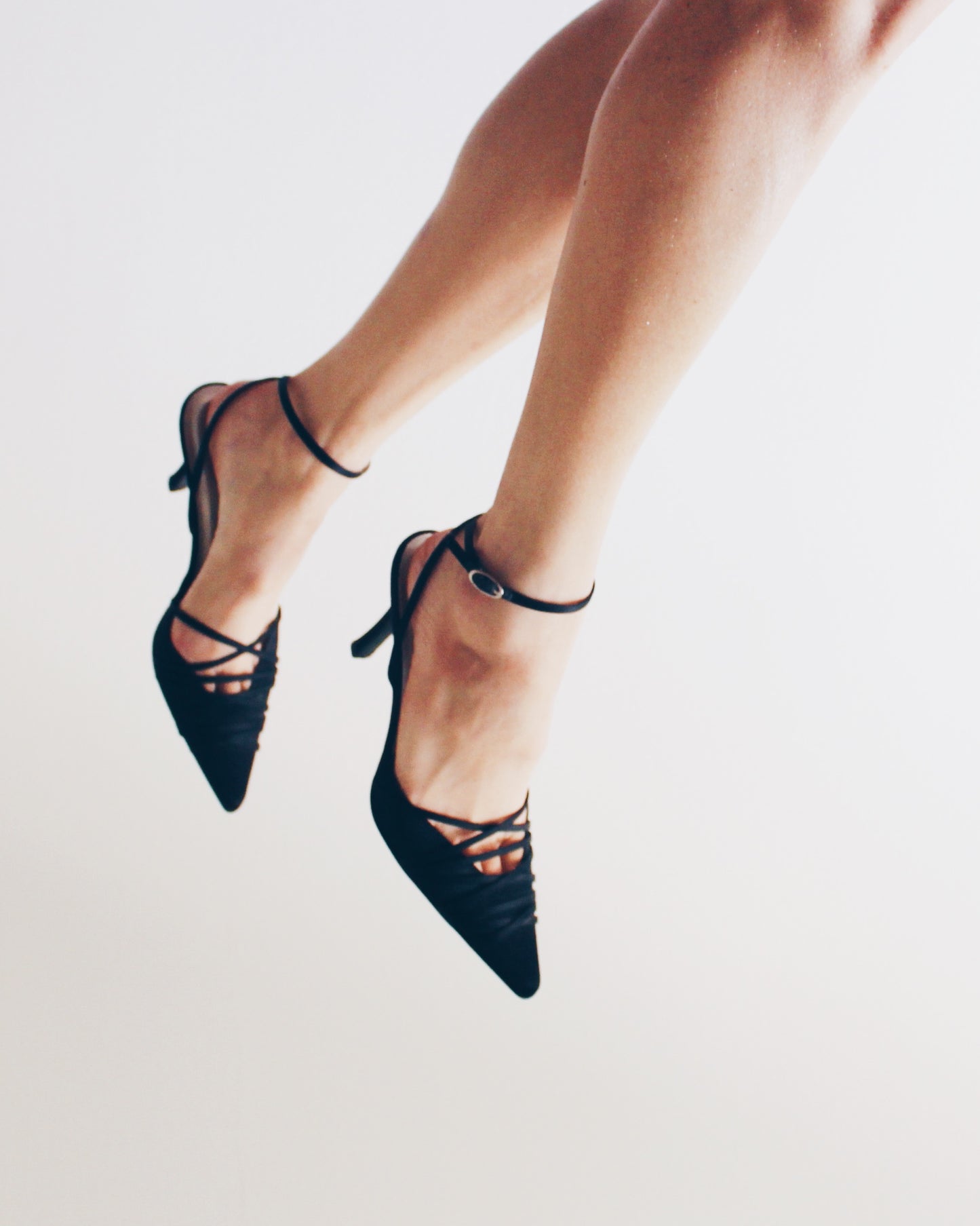 Black Pointed‑Toe Y2K Kitten Heels with Wrap Ankle Strap – Professional Formal Pumps for Office & Evening