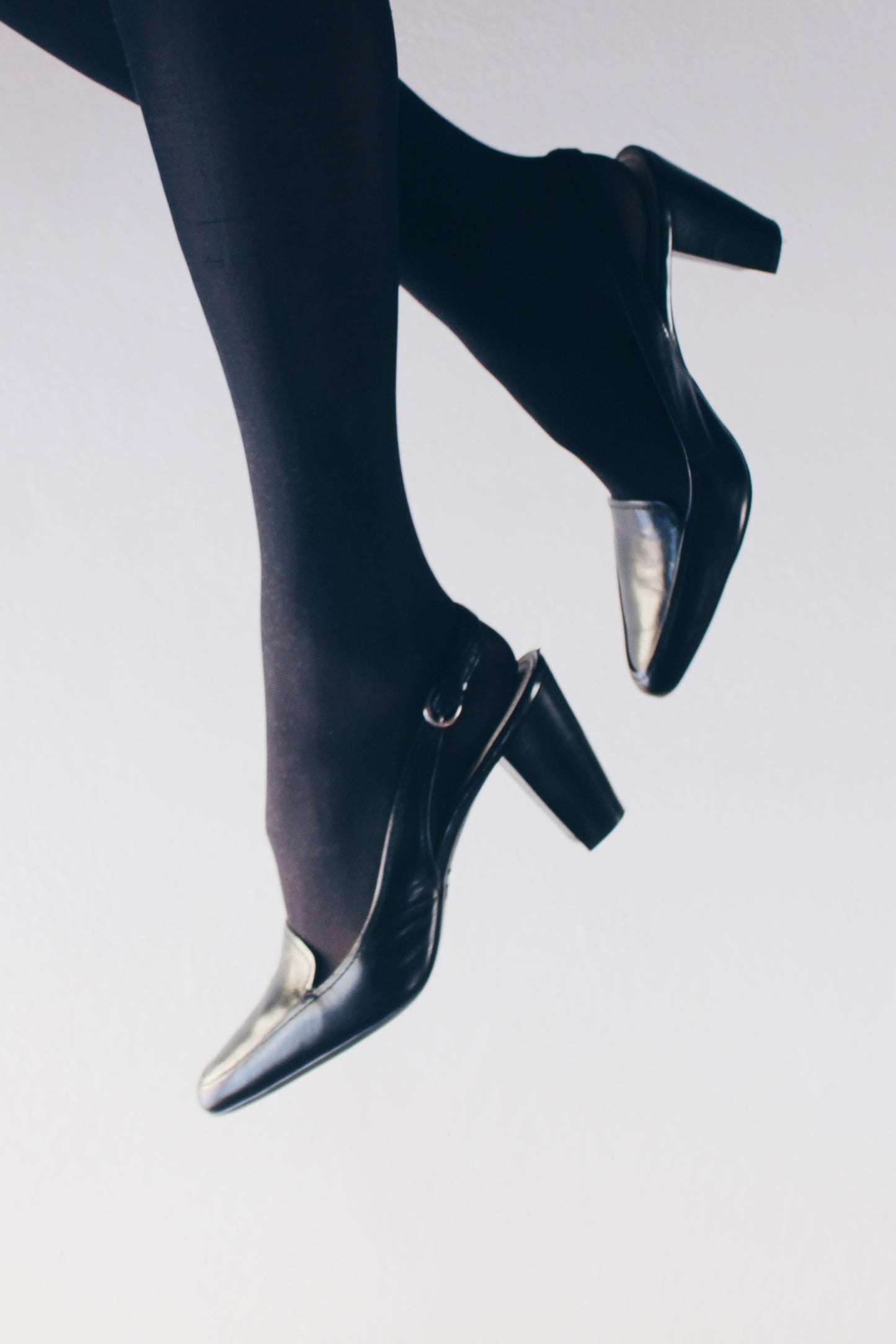 Vintage Y2K Librarian Elegance: Black Anne Klein Heeled Loafers