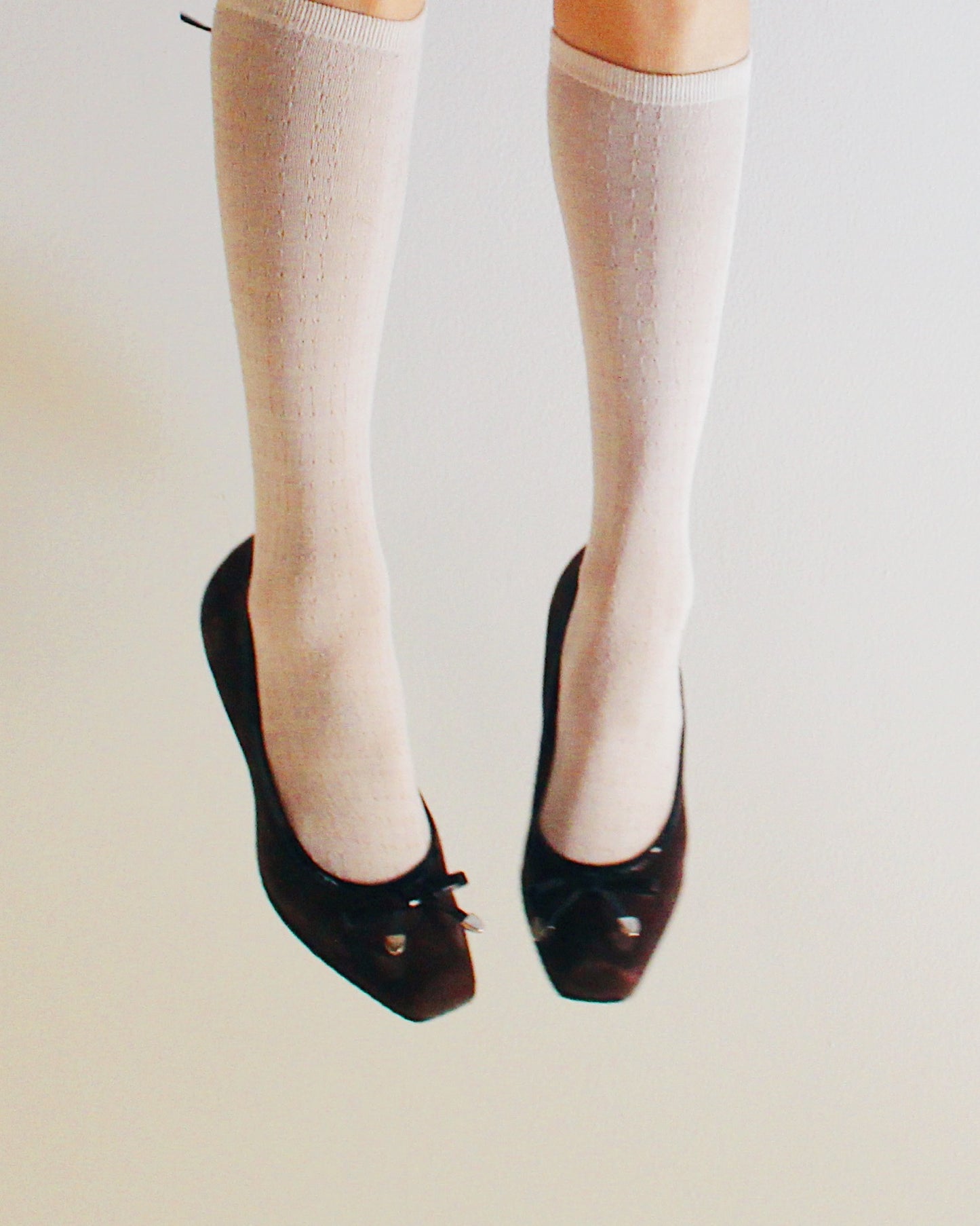 Vintage Sofft Brown Suede Kitten Heels – Y2K cute Bow Detail Scholarly Coquette Pumps