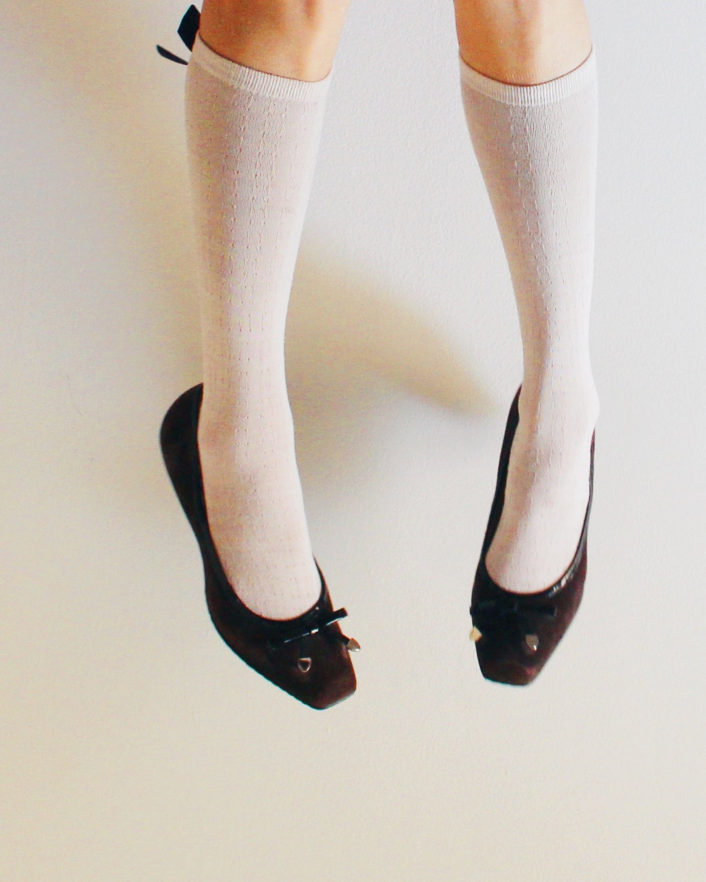 Vintage Sofft Brown Suede Kitten Heels – Y2K cute Bow Detail Scholarly Coquette Pumps
