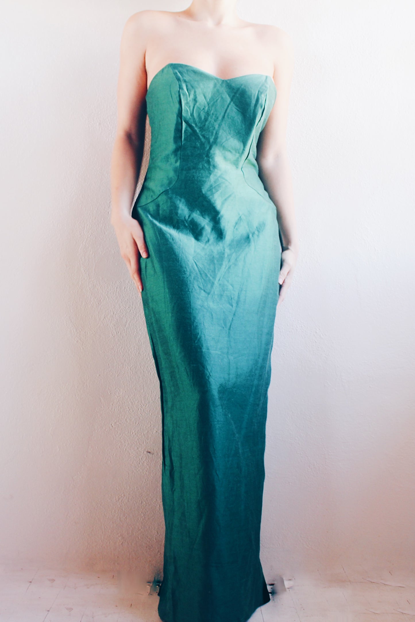 Vintage Formal Elegance: 80s Emerald Formal Dress with Sweetheart Neckline