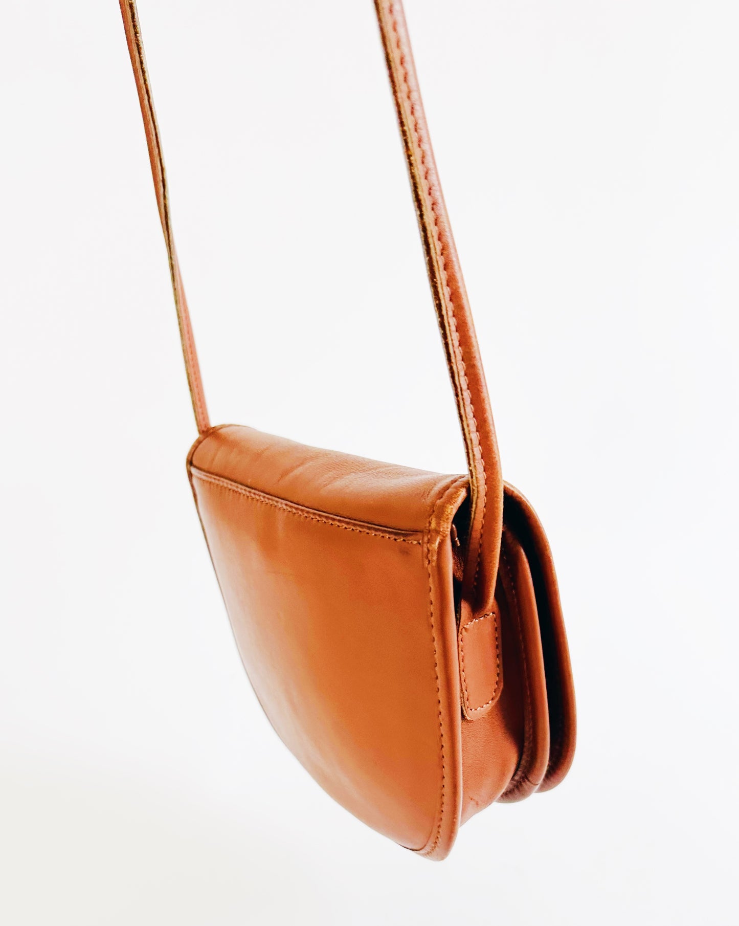 Vintage Coach Tan Patent Leather Crossbody – 90s Minimalist Chic Bag