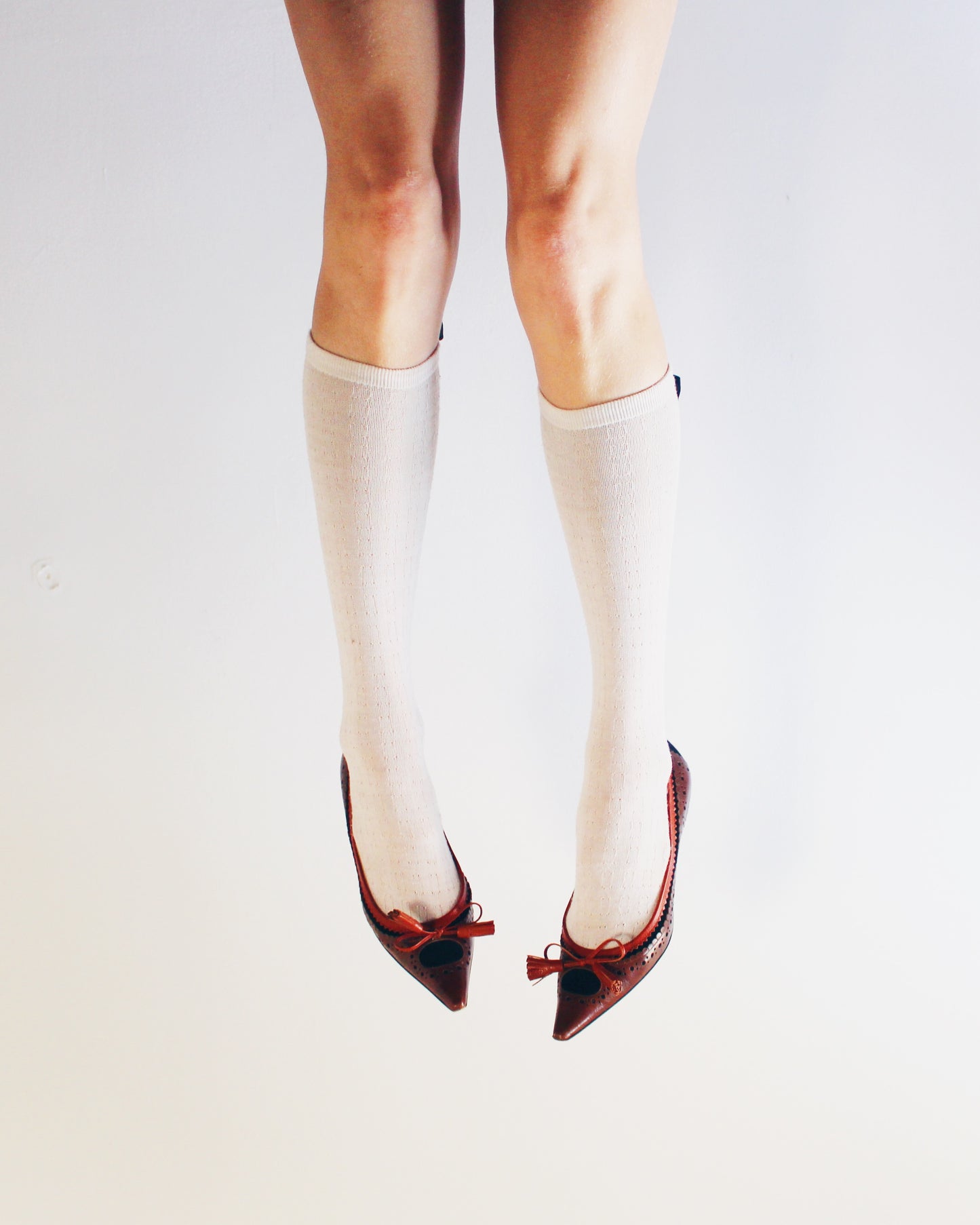 Vintage Bettye Muller Brown and Tan Leather Pointed‑Toe Kitten Heels – Academic Bookish Office Chic