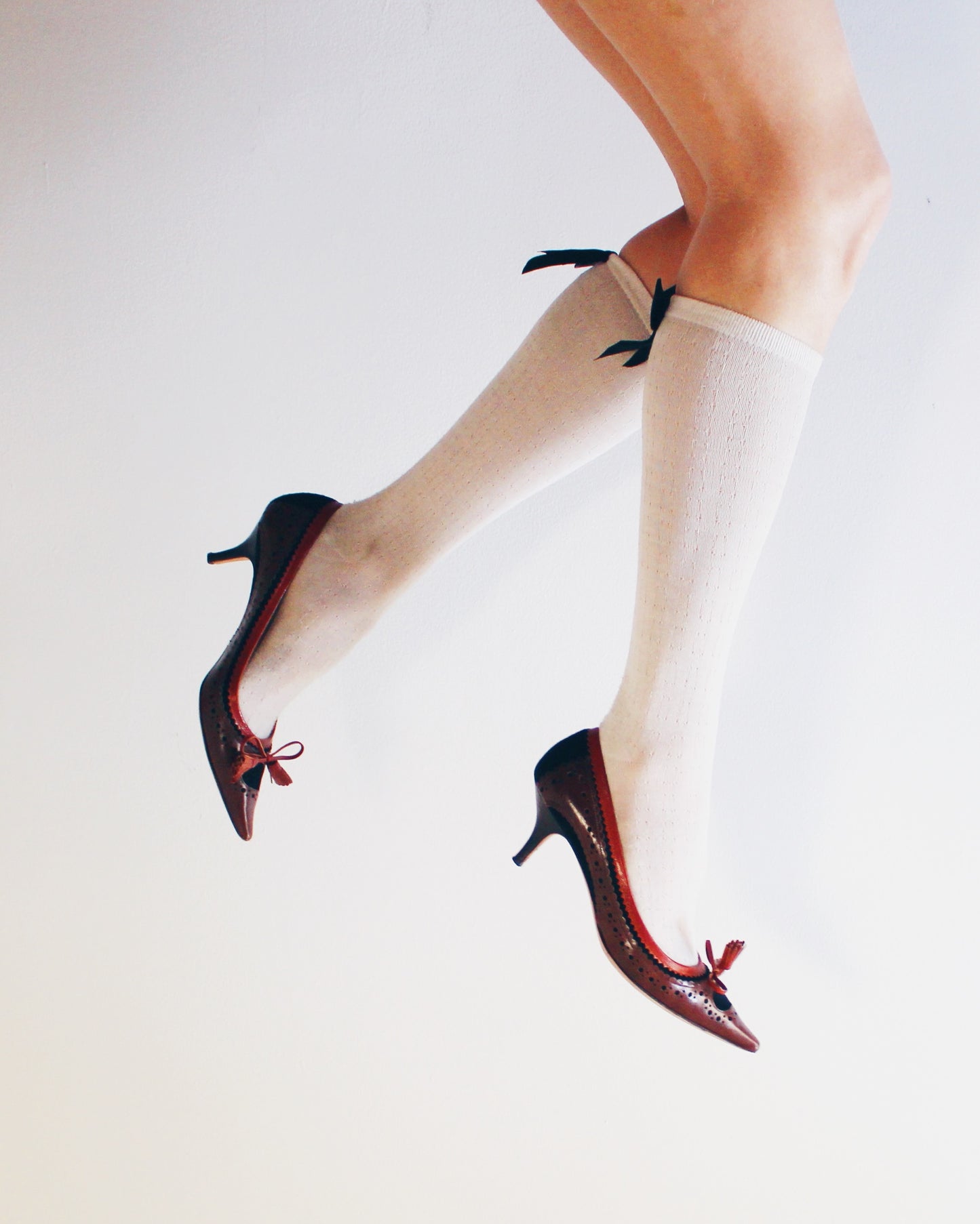 Vintage Bettye Muller Brown and Tan Leather Pointed‑Toe Kitten Heels – Academic Bookish Office Chic