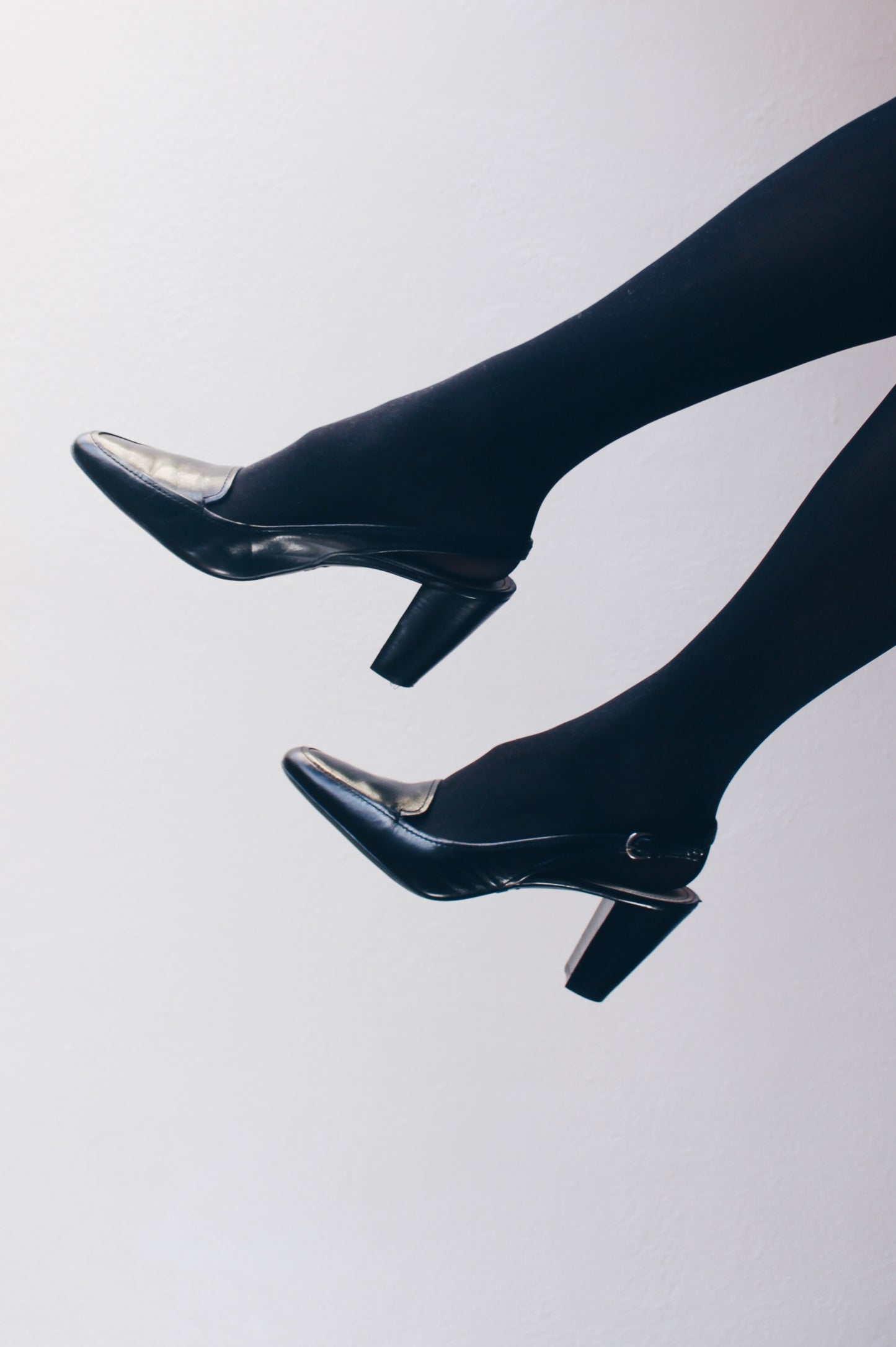 Vintage Y2K Librarian Elegance: Black Anne Klein Heeled Loafers