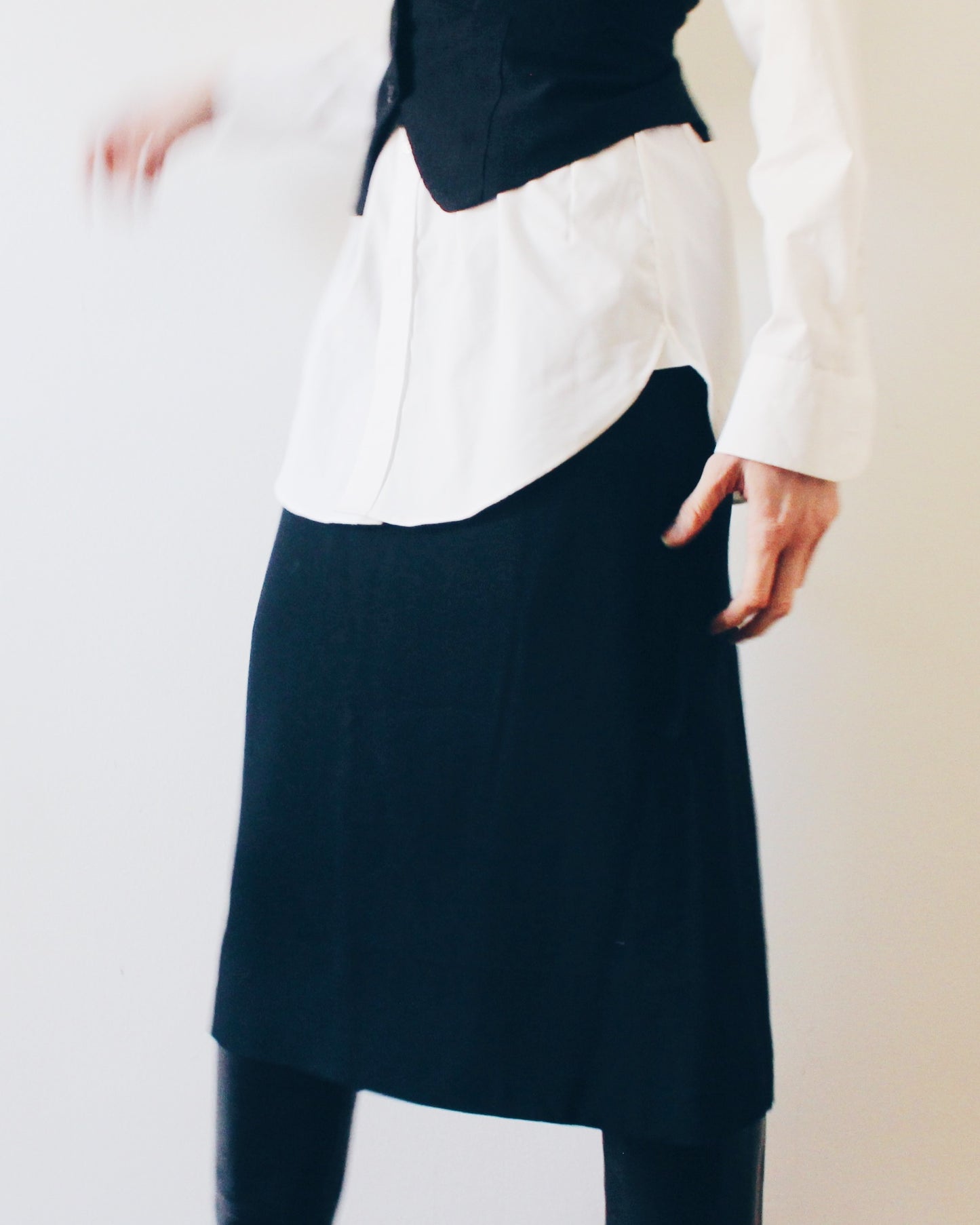 Vintage Banana Republic Black Wool Blend Midi Skirt - Minimalist Office Skirt Semi Formal Workwear Sleek Layering Skirt