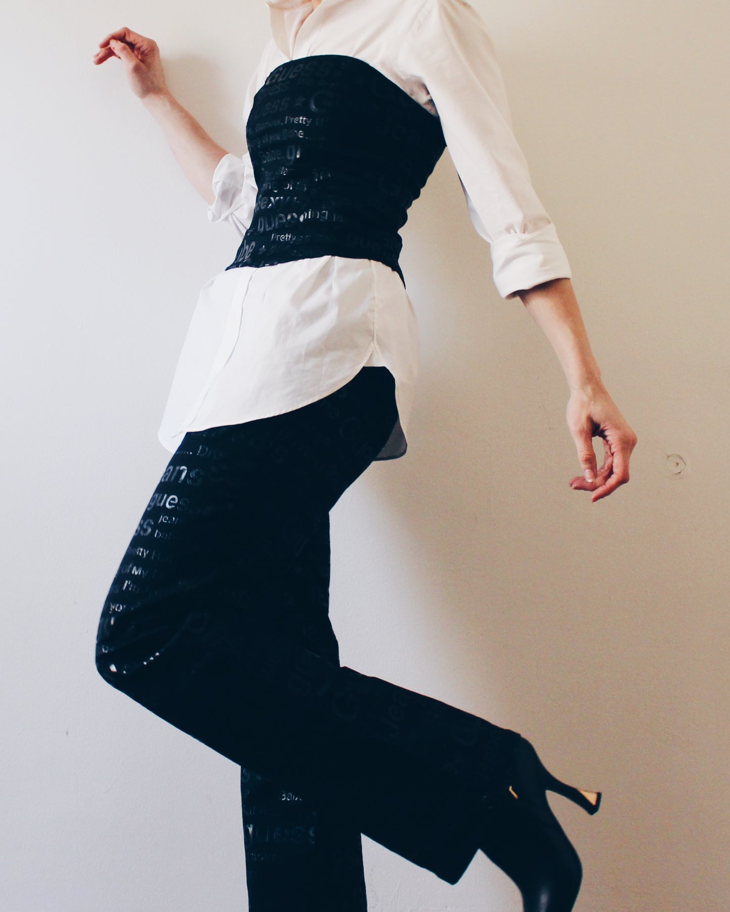 Vintage Y2K Guess Black Tube Top & Jeans Set – 2000s Retro Matching Outfit with Logo Print