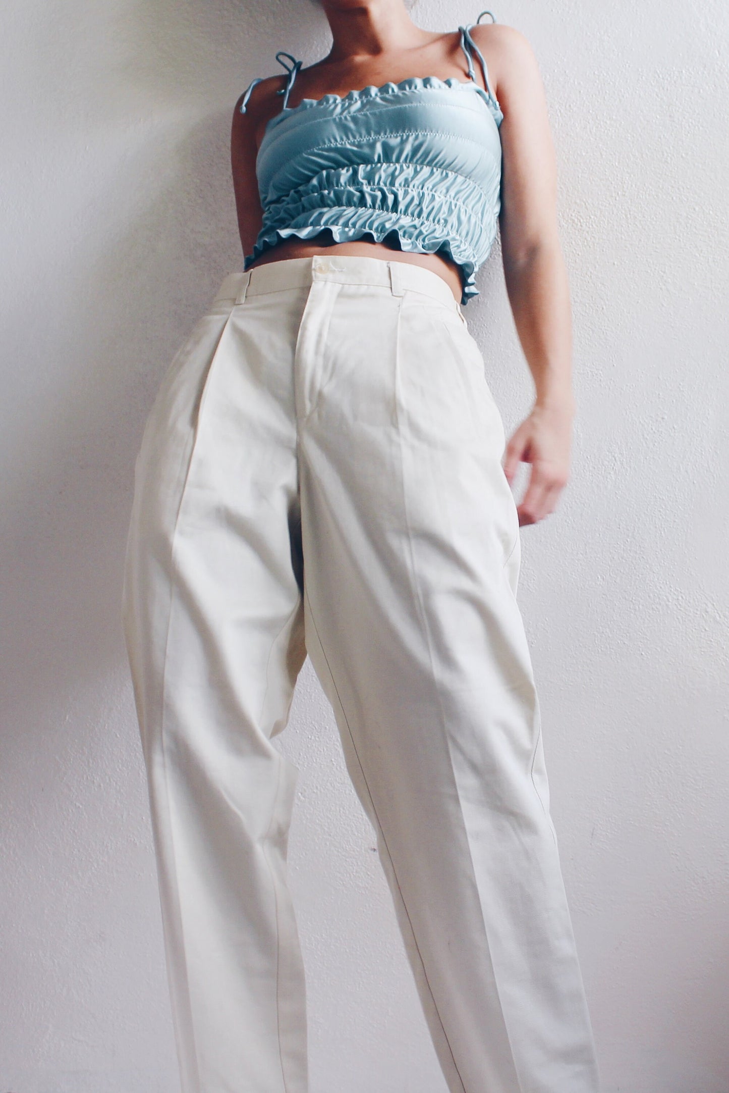 High waisted light khaki pants / pleated vintage trousers