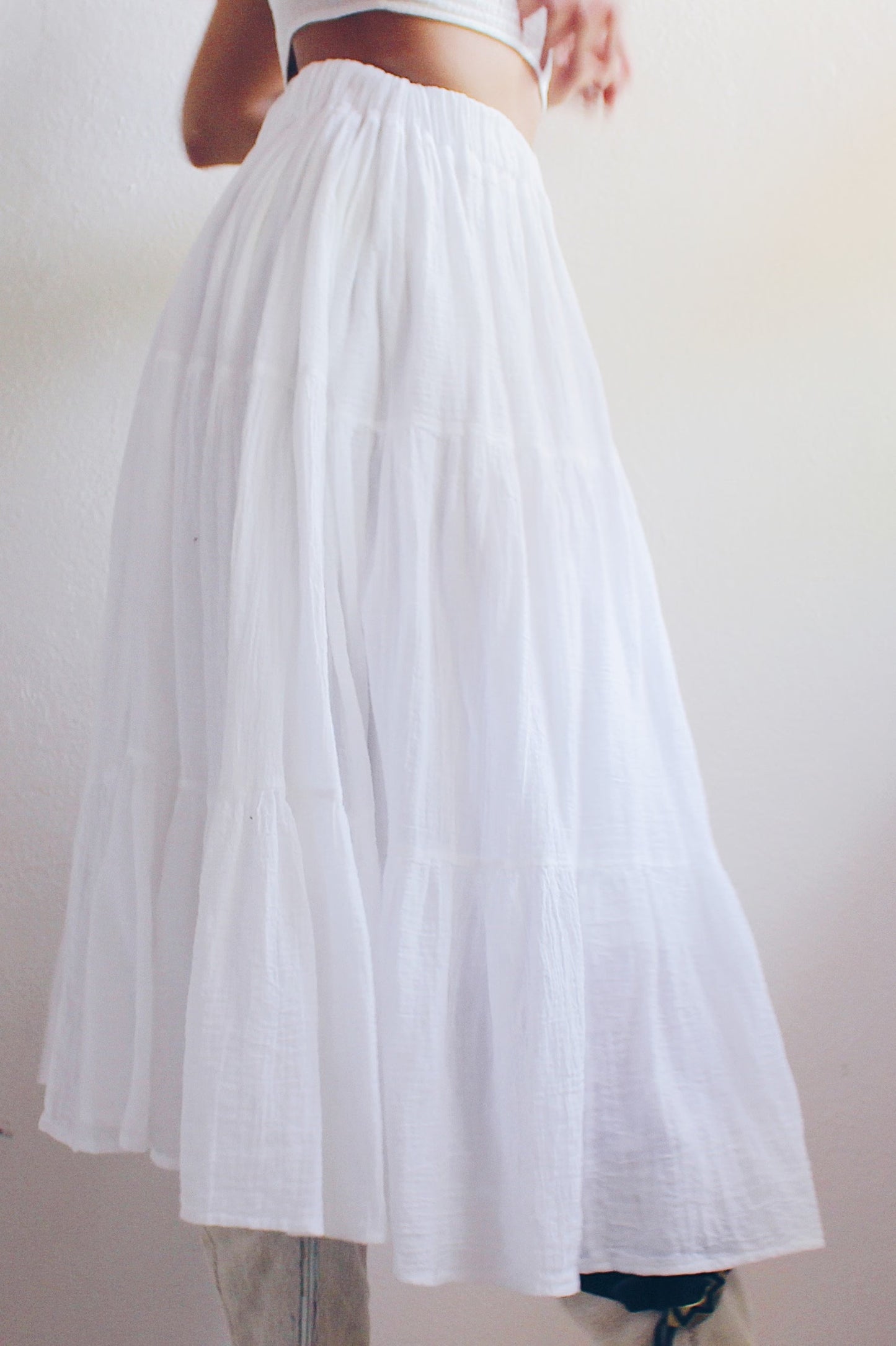 White Gauze Flowing Peasant Skirt / Cosston Layered Circle Midi Skirt