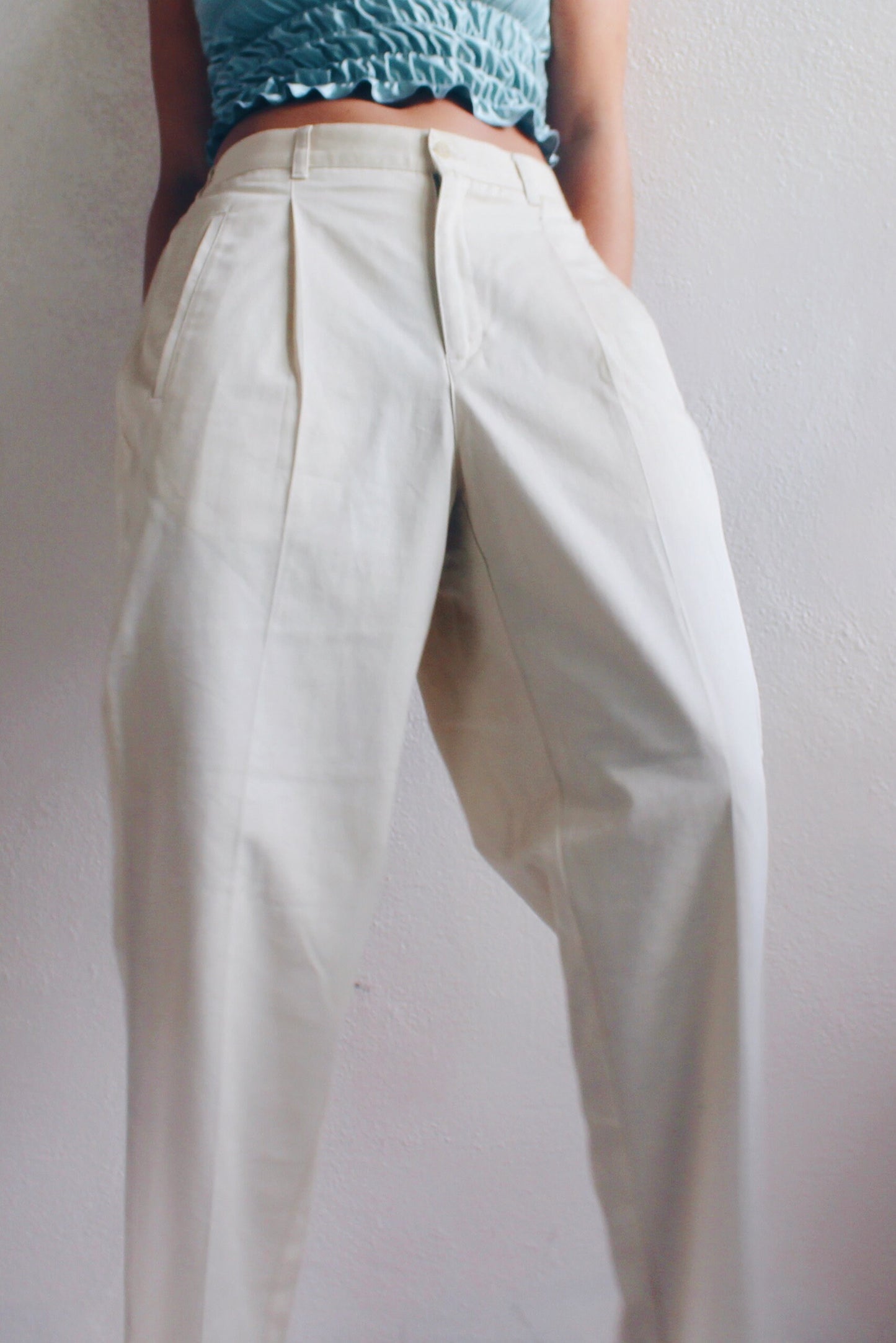 High waisted light khaki pants / pleated vintage trousers