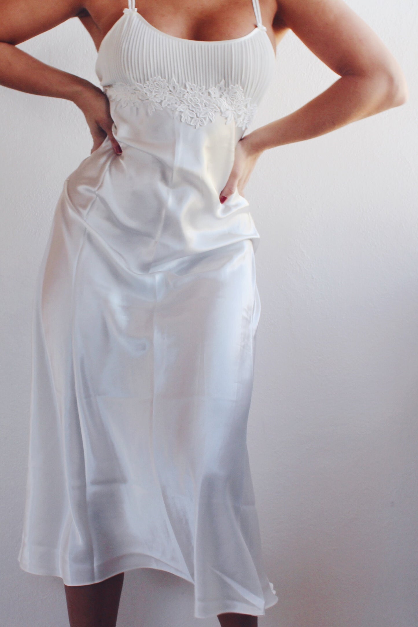 Vintage 90s Oscar De La Renta Satin White Nightgown - Ethereal Bridal Style | Lace Coquette Vibes | Perfect for Summer Layering