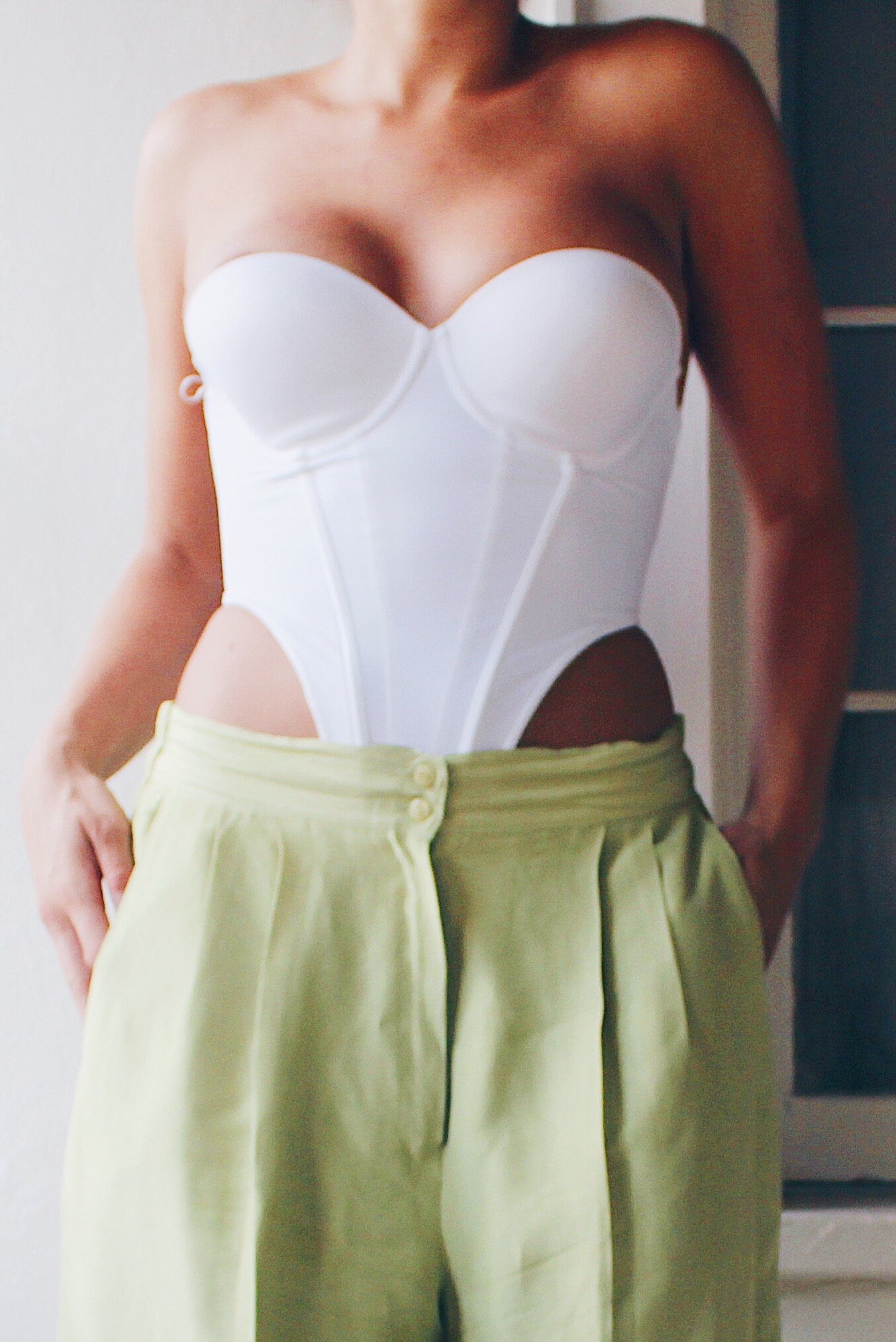 Cut Out Hip White Sculpted Bustier / 34c high leg corset top