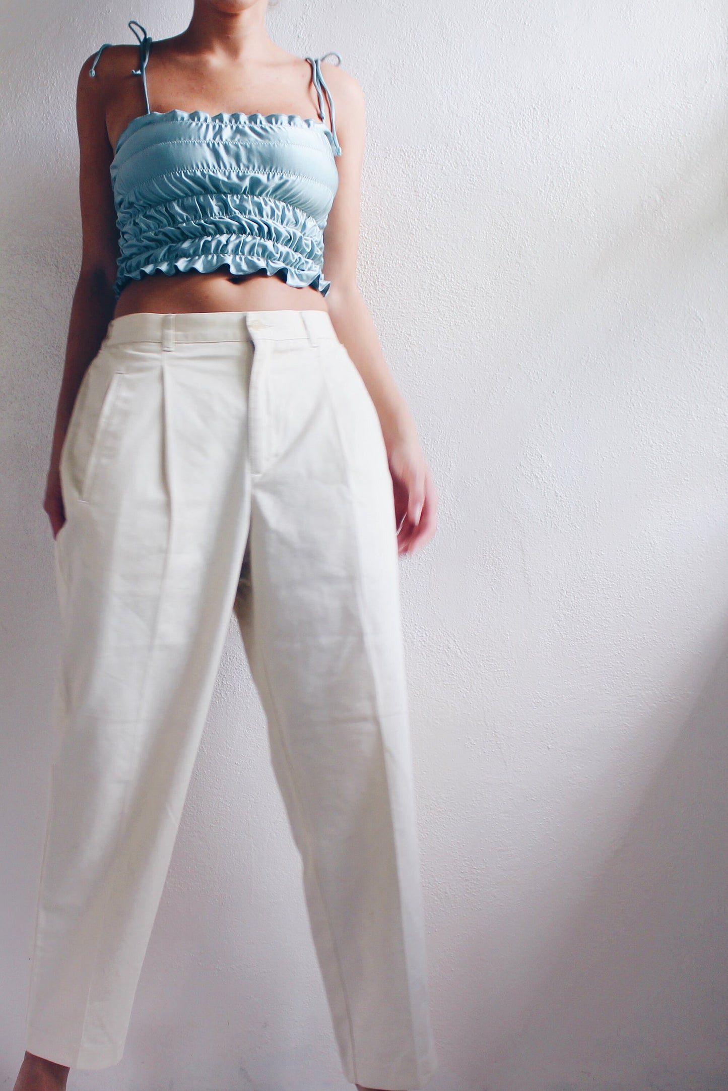 High waisted light khaki pants / pleated vintage trousers