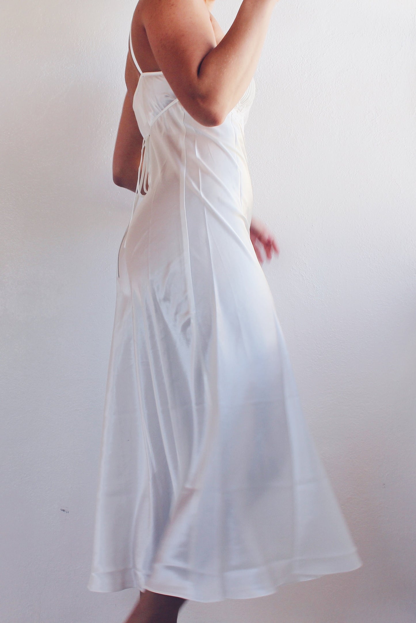 Vintage 90s Oscar De La Renta Satin White Nightgown - Ethereal Bridal Style | Lace Coquette Vibes | Perfect for Summer Layering