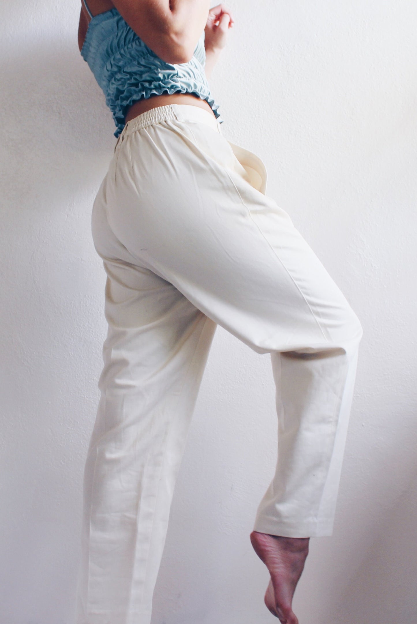 High waisted light khaki pants / pleated vintage trousers